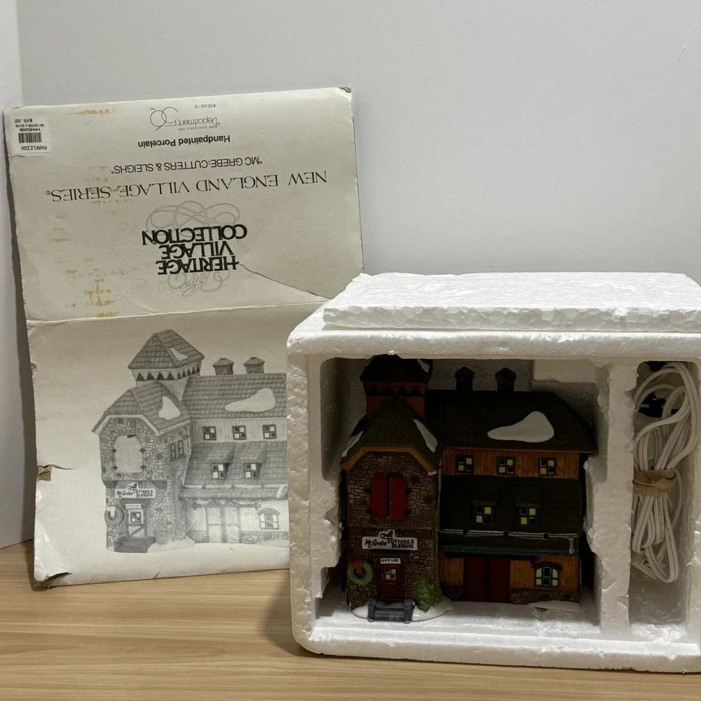 Dept 56 New England Village Series Mc Grebe Cutters & Sleighs Box & Light 5640-5 - Picture 12 of 16